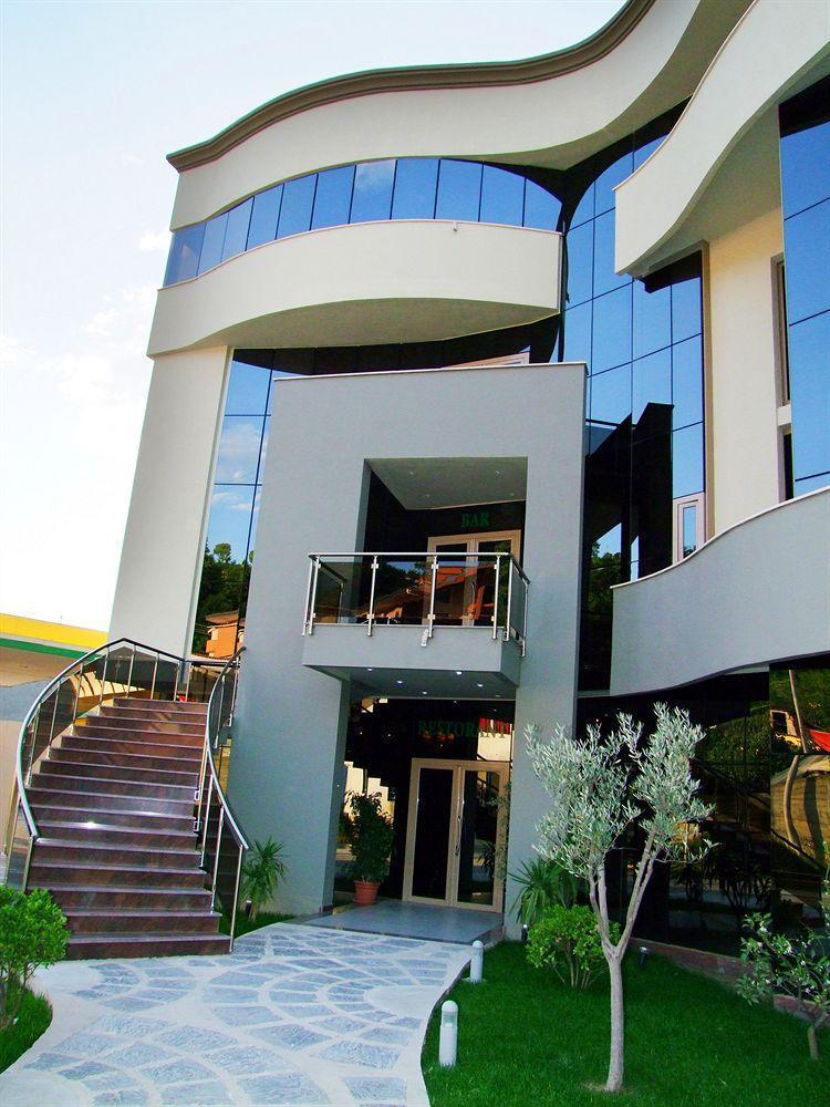 Green House Hotel & Restaurant 티라나 외부 사진
